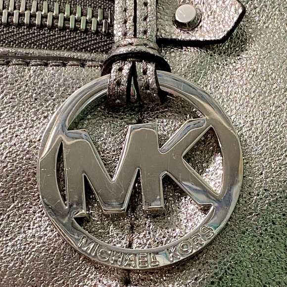 Authentic MICHAEL KORS Fallon Medium Nickel Satchel Leather Handbag - Picture 6 of 17